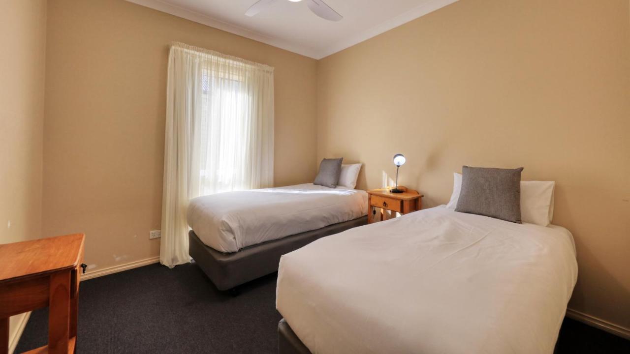 Bridges On Meninya Motel & Apartments Moama Exterior photo